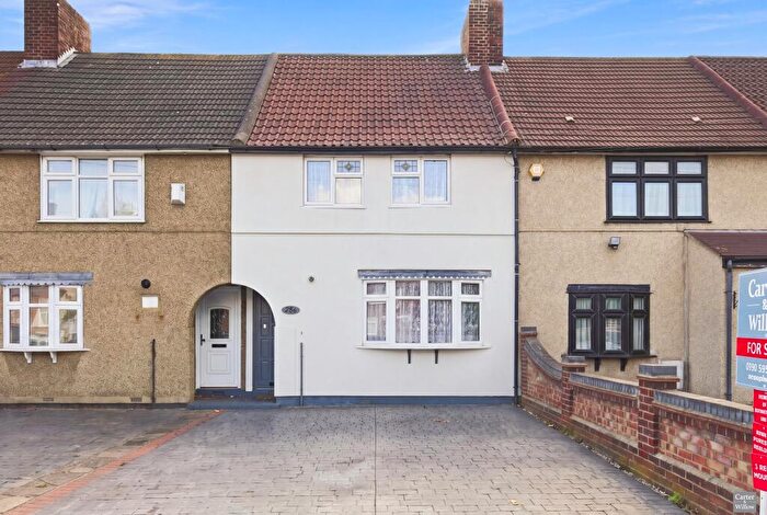 3 Bedroom Terraced House For Sale In Wood Lane, Dagenham, RM9