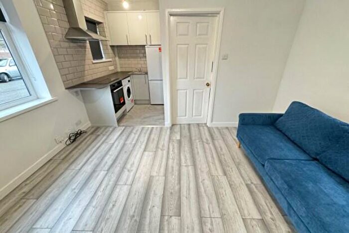 1 Bedroom Flat To Rent In Daniel Street Cardiff, CF24