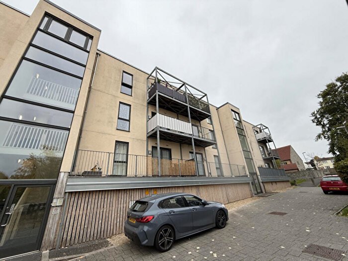 1 Bedroom Apartment To Rent In Lime Tree Square, Street, BA16