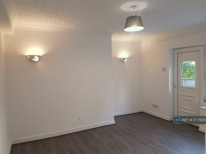 2 Bedroom Flat To Rent In Elysian Fields, Salford, M6