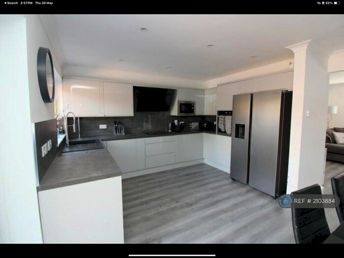 3 Bedroom Semi-Detached House To Rent In Kingsmede, Shefford, SG17