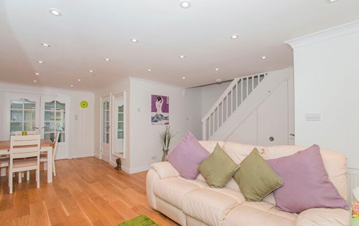 3 Bedroom Property To Rent In Westerham, TN16