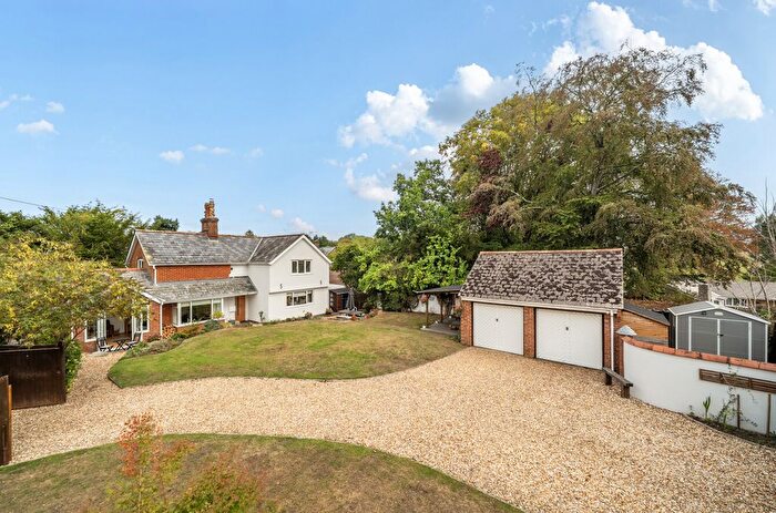 3 Bedroom Detached House For Sale In Princes Hill, Redlynch, Salisbury, Wiltshire, SP5