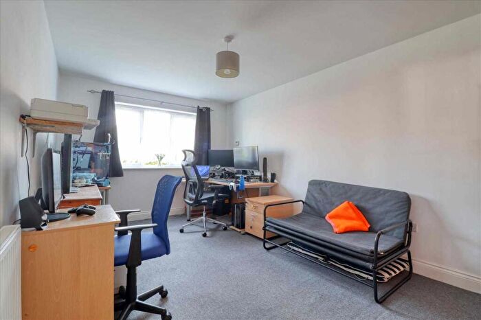 2 Bedroom Apartment For Sale In Sunnyside Mews, Holland On Sea, CO15