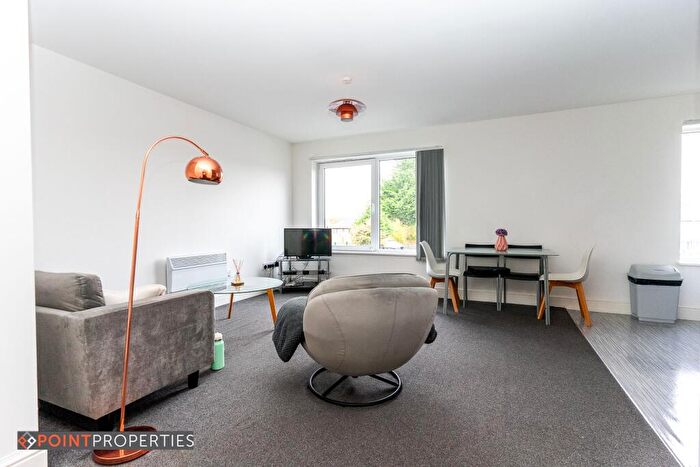 2 Bedroom Flat To Rent In Bedroom Flat, Berwick Street, L6
