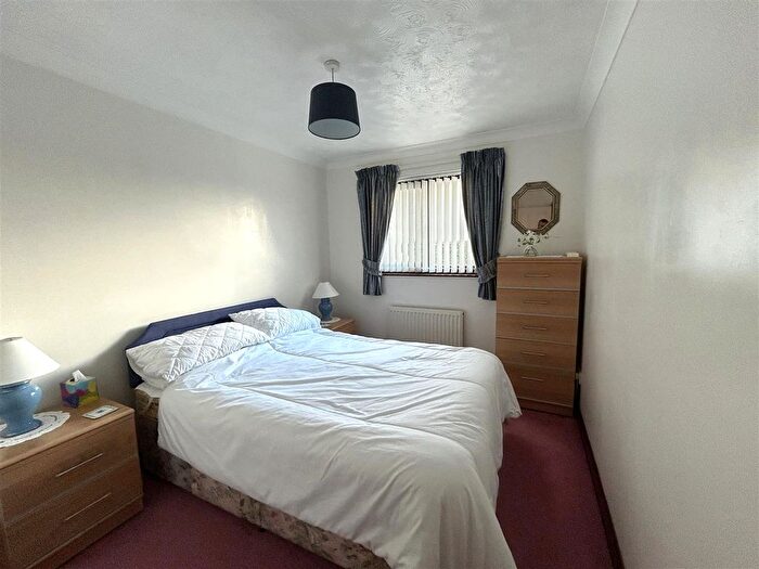 3 Bedroom Link Detached House For Sale In Gwarth An Drae, Helston, TR13