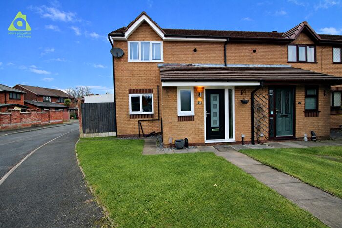 2 Bedroom Mews For Sale In Captain Lees Road, Westhoughton, BL5