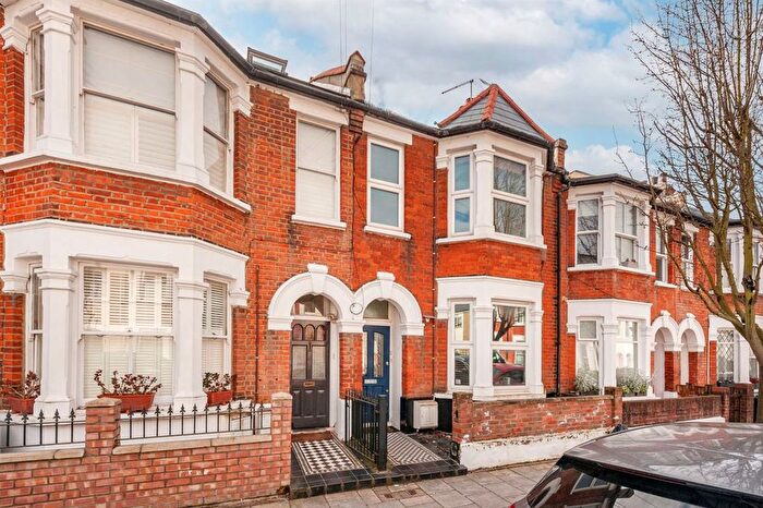 2 Bedroom Flat To Rent In Steerforth Street, London, SW18