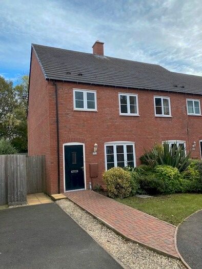 3 Bedroom Mews To Rent In The Dingle, Doseley, Telford TF4