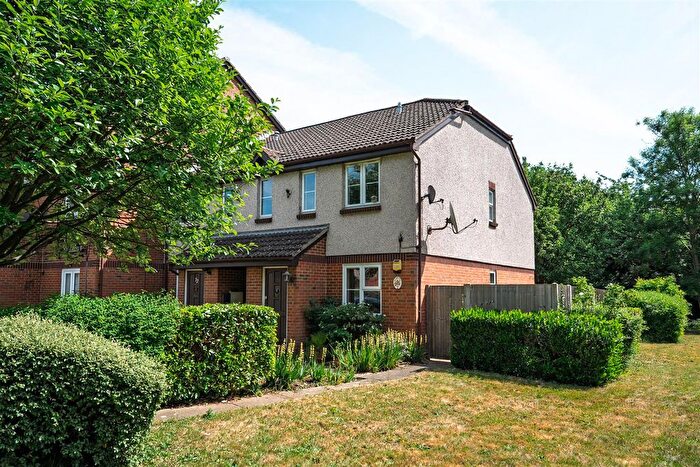 1 Bedroom Flat To Rent In Knowles Close, Yiewsley, UB7