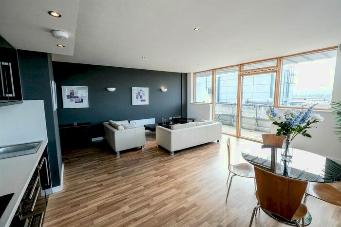 2 Bedroom Flat To Rent In Wellington Street, Leeds, LS1