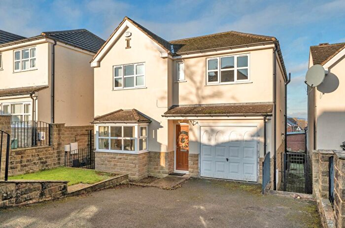 4 Bedroom Detached House For Sale In Markham Avenue, Rawdon, Leeds, West Yorkshire, LS19