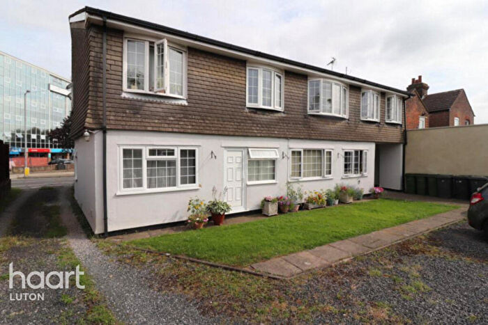 1 Bedroom Flat To Rent In Hitchin Road, Luton, LU2
