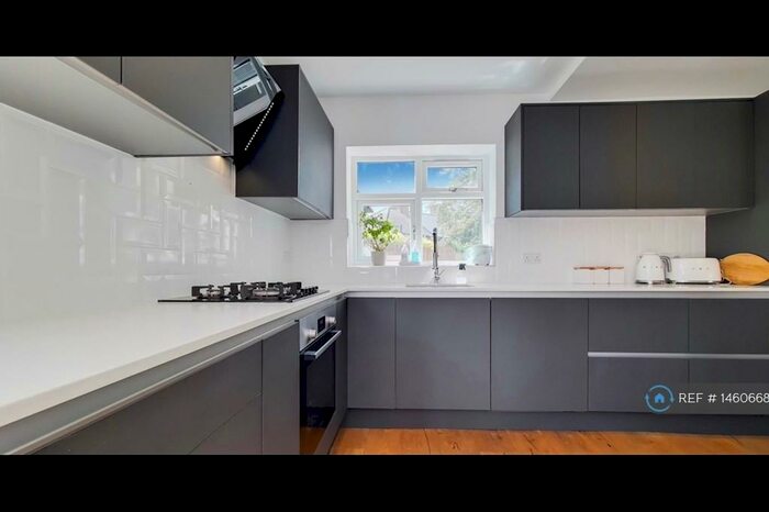 3 Bedroom End Of Terrace House To Rent In Keynsham Road, Morden, SM4