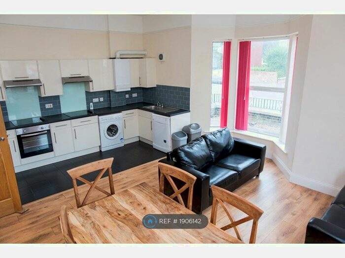 6 Bedroom Semi-Detached House To Rent In Carlton Road, Southampton, SO15