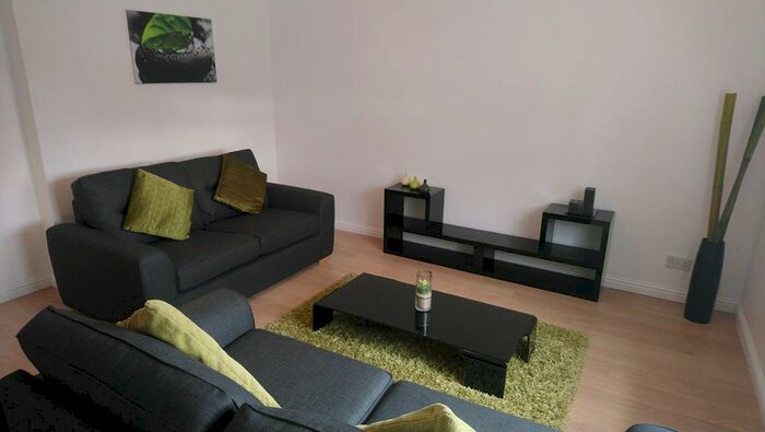 2 Bedroom Flat To Rent In Albury Mansions, Aberdeen, AB11