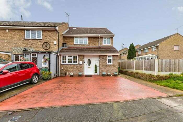 4 Bedroom End Of Terrace House For Sale In Haywards, Crawley, West Sussex, RH10
