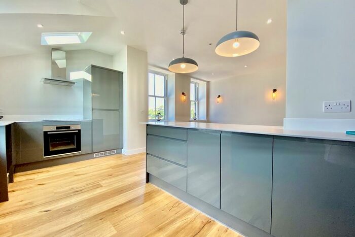 2 Bedroom Apartment To Rent In The Granary, LS19