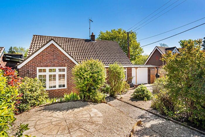 3 Bedroom Detached Bungalow For Sale In Riverside Close, Liss, Hampshire, GU33