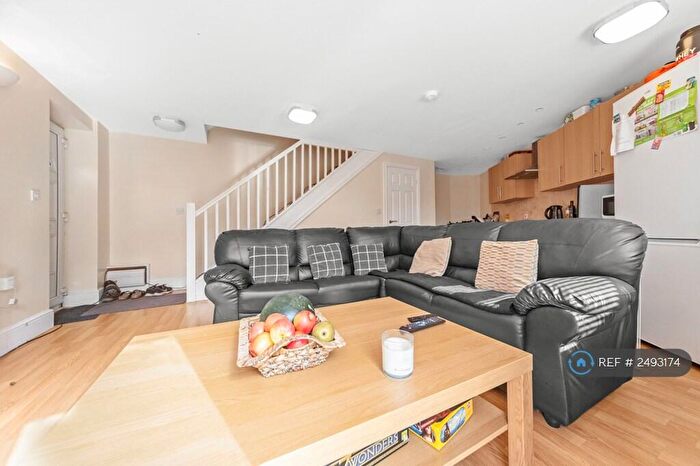 2 Bedroom Detached House To Rent In Monkbridge Street, Leeds, LS6