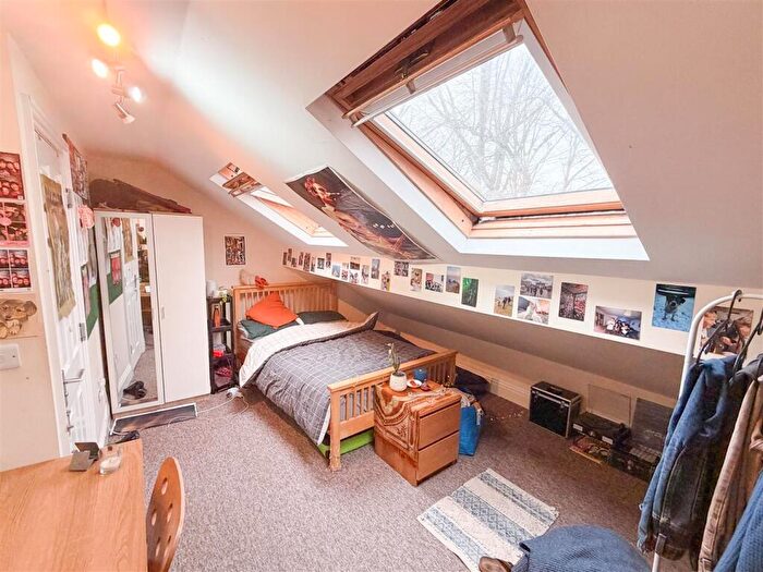 6 Bedroom House To Rent In Thompson Road, Sheffield, S11