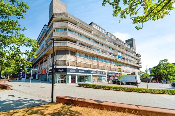 2 Bedroom Flat For Sale In Commercial Road, Southampton, Hampshire, SO15