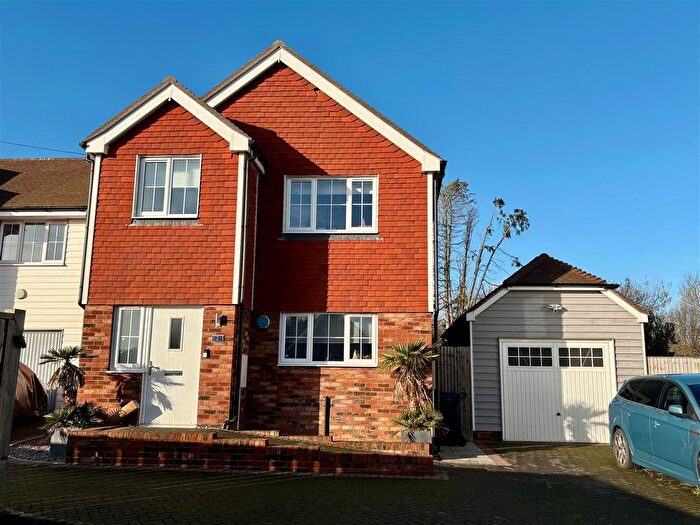 3 Bedroom Detached House For Sale In Lea Close, Brede, TN31