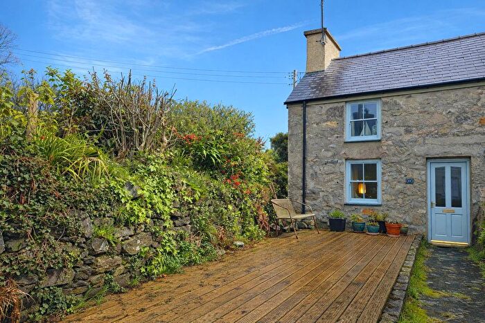 2 Bedroom End Of Terrace House For Sale In Eifl Road, Trefor, LL54