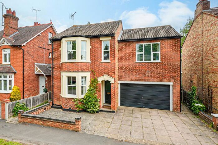 5 Bedroom Detached House For Sale In Rothschild Road, Leighton Buzzard, LU7