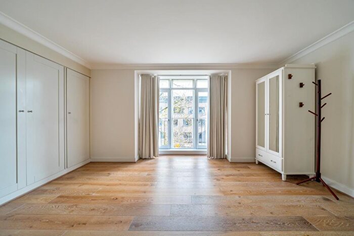 2 Bedroom Apartment To Rent In Marlborough Hill, London, NW8