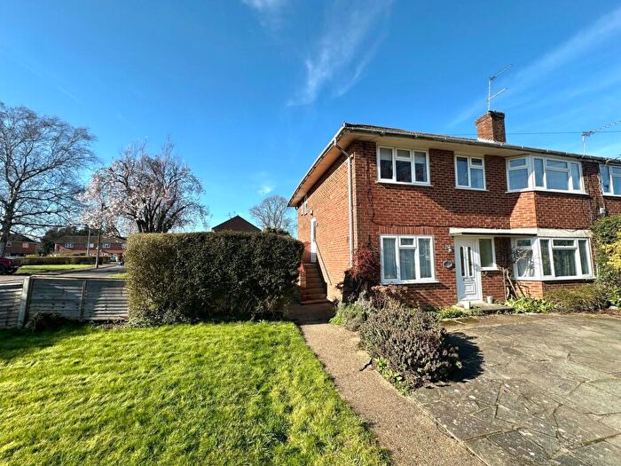 2 Bedroom Flat To Rent In Old Dean, Bovingdon, HP3