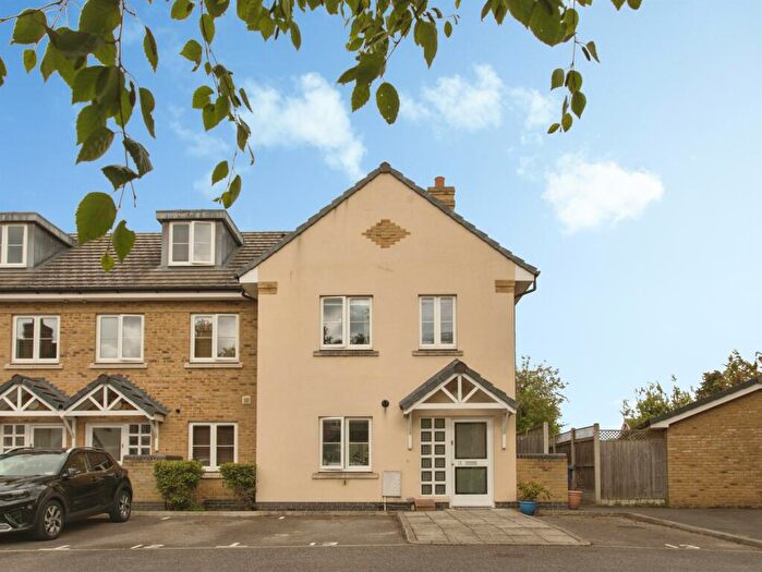 3 Bedroom End Of Terrace House For Sale In Moorlands Close, Melbourn, Royston, SG8