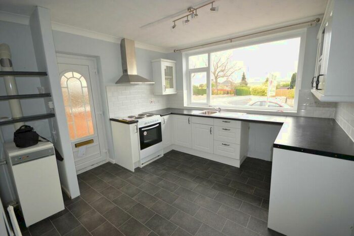 2 Bedroom Bungalow To Rent In Warwick Avenue, Stanion, NN14