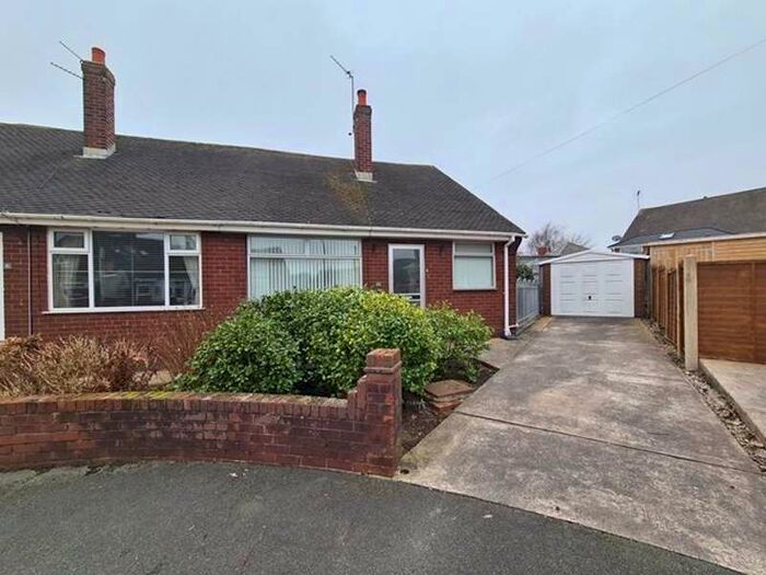 2 Bedroom Bungalow To Rent In 6 Troy Gardens, Barrow-in-furness, LA13
