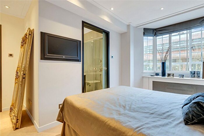 2 Bedroom Flat For Sale In Chelsea Cloisters, Sloane Avenue, Chelsea, London, SW3