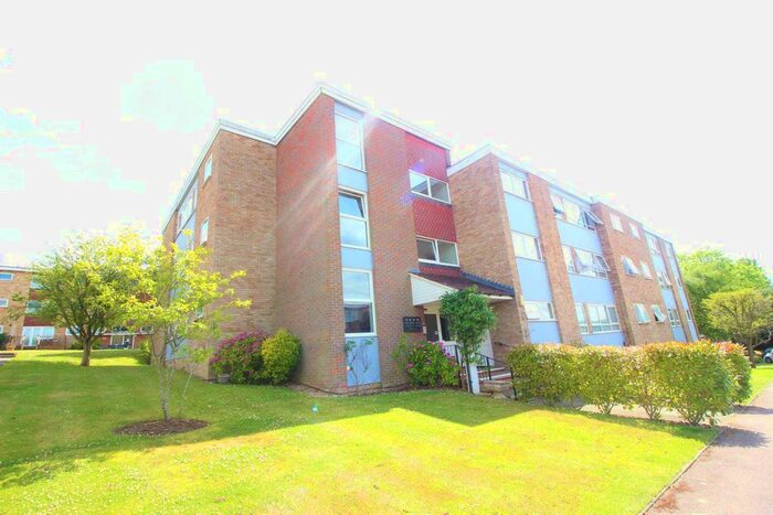 2 Bedroom Flat To Rent In Lower Tub, Bushey, WD23