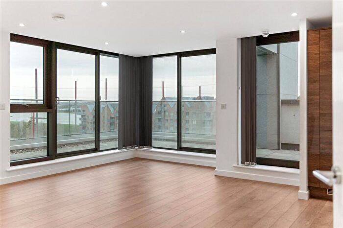2 Bedroom Apartment For Sale In Waterside Way, London, N17