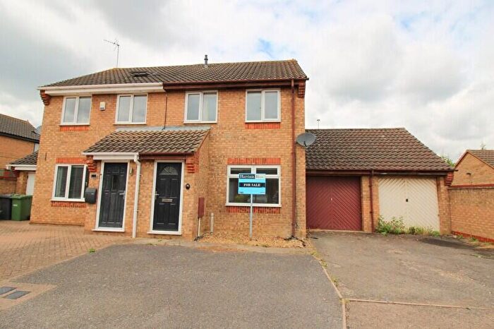 3 Bedroom Semi-Detached House For Sale In Hoylake Drive, Farcet, Cambs, PE7