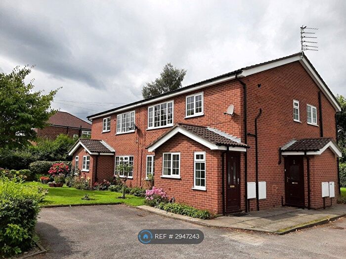 2 Bedroom Flat To Rent In Ravenoak Road, Cheadle Hulme, Cheadle, SK8
