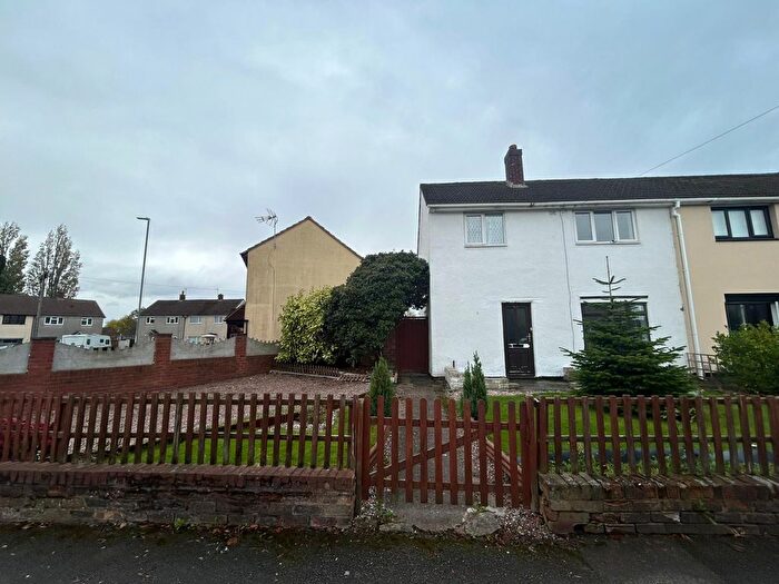 3 Bedroom Semi Detached House To Rent In Edinburgh Avenue, Walsall, WS2