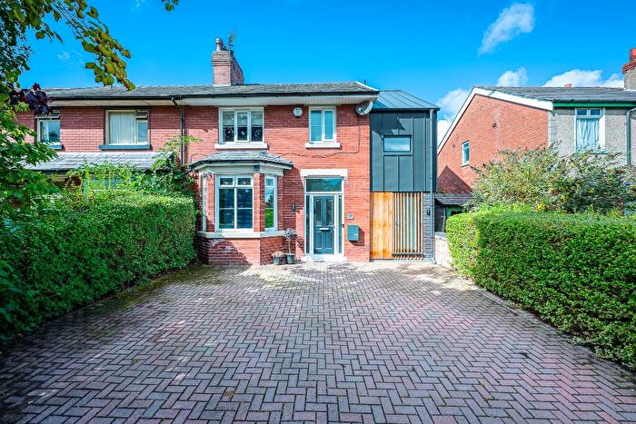 4 Bedroom Semi-Detached House For Sale In Liverpool Road South, Burscough, L40
