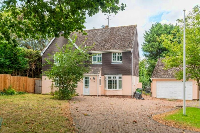 4 Bedroom Detached House For Sale In Rectory Meadow, Bradwell, CM77