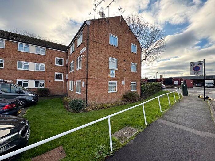 2 Bedroom Flat For Sale In The Farmlands, Northolt, UB5