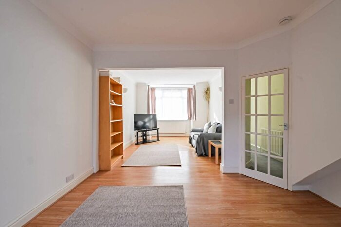 4 Bedroom Terraced House For Sale In Turner Road, Walthamstow, London, E17
