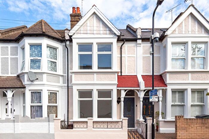3 Bedroom Property For Sale In Dawlish Road, Leyton, E10