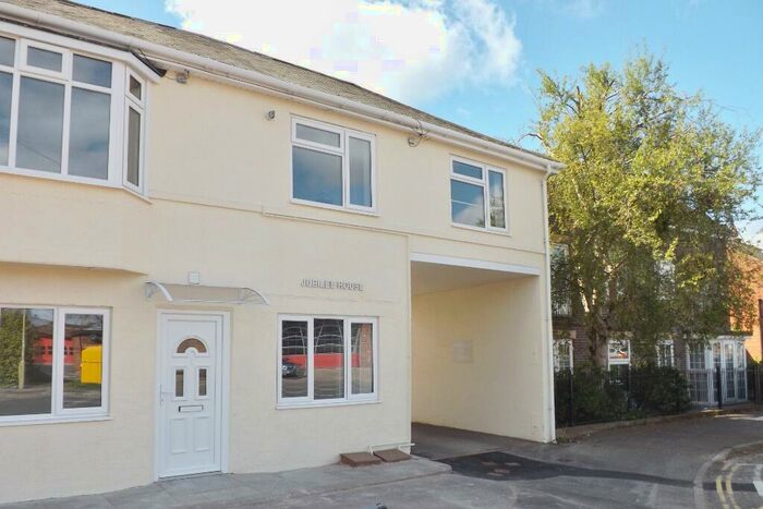 1 Bedroom Flat To Rent In A Park Way, Havant, PO9