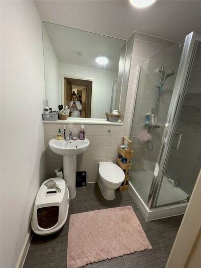 1 Bedroom Flat To Rent In Aire, Cross Green Lane, LS9