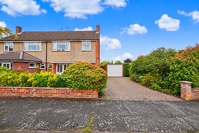 3 Bedroom Semi-Detached House For Sale In Tennyson Avenue, Shakespeare Gardens, Rugby, CV22