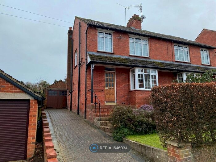 3 Bedroom Semi-Detached House To Rent In Cleardene, Dorking, RH4