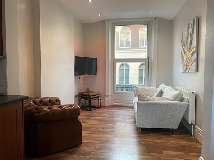 2 Bedroom Flat To Rent In Silver Street, Hull, HU1